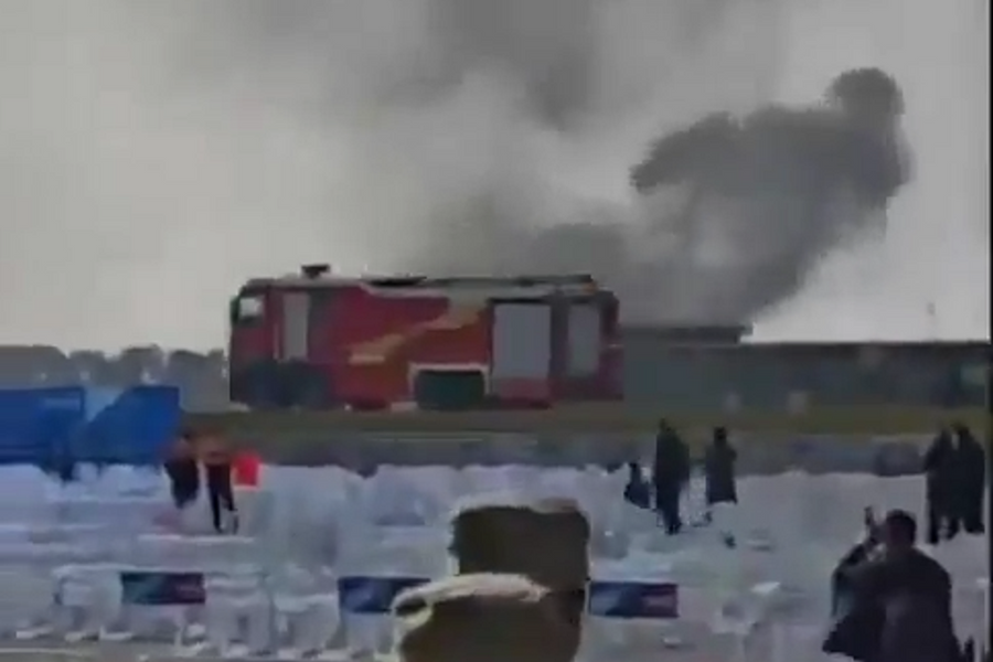 Hai xe ô tô bay va chạm tại triển lãm hàng không Trung Quốc, phi công bị thương