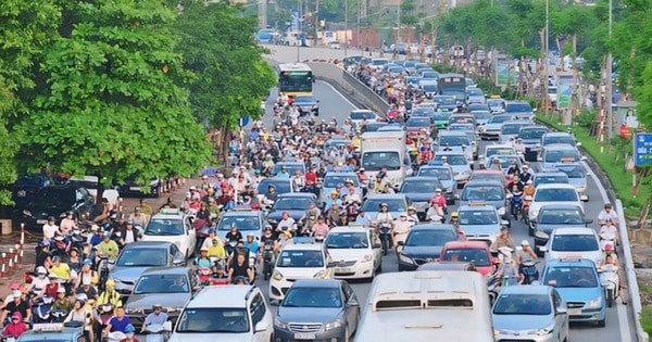 Thu hẹp làn đường có giảm được ùn tắc ở Hà Nội, TP Hồ Chí Minh?