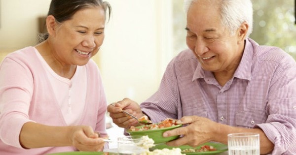 Thói quen ăn sáng giúp người cao tuổi kéo dài tuổi thọ
