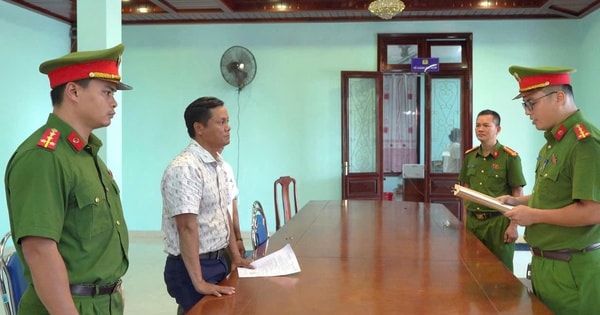 Hai cán bộ phường ở Huế bị bắt về tội nhận hối lộ