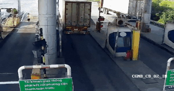 Tài xế dán, sửa biển số để qua mặt CSGT và cái kết đắt giá