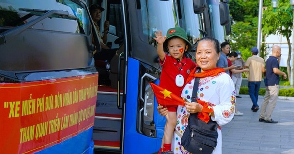 Hà Nội đề xuất tăng cường xe buýt đưa đón người dân dự Hội chợ mùa Thu 2025