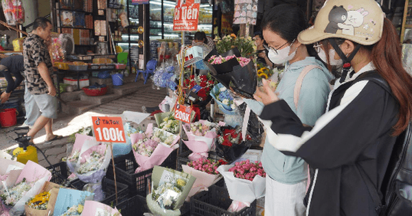 Thị trường hoa, quà tặng nhộn nhịp cận lễ 20/10