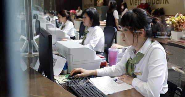 Làn sóng tăng lãi suất ngân hàng lan rộng