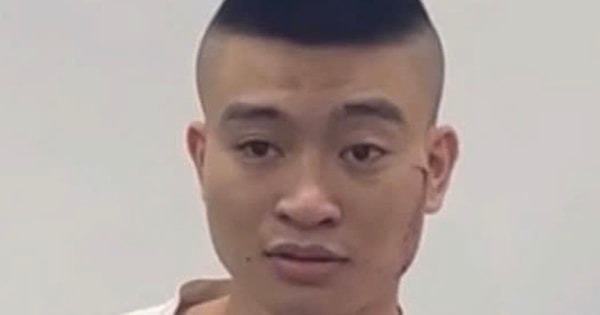 Vờ mua hàng online, thanh niên đi Mercedes ôm điện thoại bỏ trốn