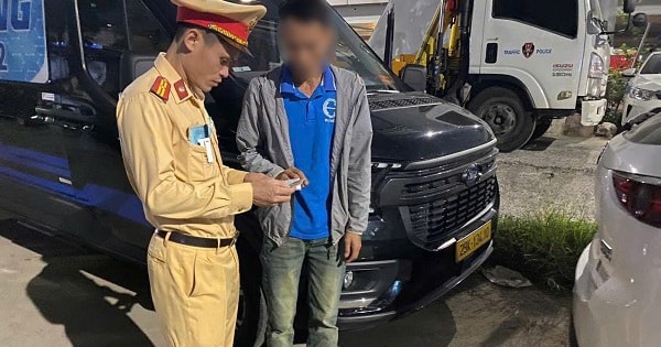 Tài xế xe limousine dương tính với ma túy trên đường Cầu Diễn, Hà Nội