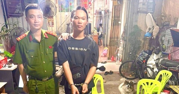 Tin mới vụ giấu 20 kg bạc dưới đế giày vận chuyển trái phép qua biên giới