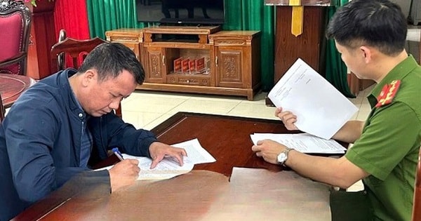 Khởi tố cựu cán bộ địa chính Ninh Bình tội nhận hối lộ hơn 27 triệu đồng