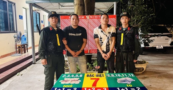 Chơi trò phi tiêu ăn tiền tại hội chợ, 2 nam thanh niên bị bắt vì hành vi đánh bạc