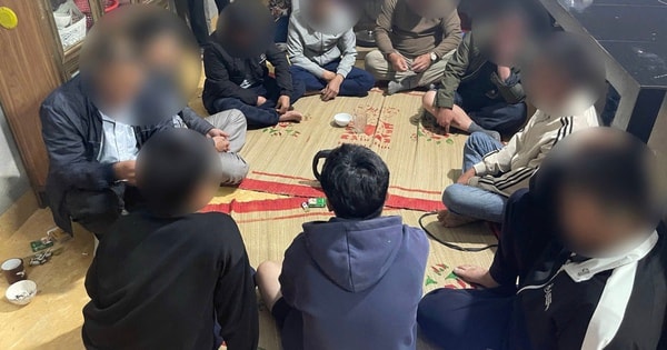 Bắt nhóm 'cờ bạc làng' sau khi uống rượu tại đám cưới 10.000 đồng/ván