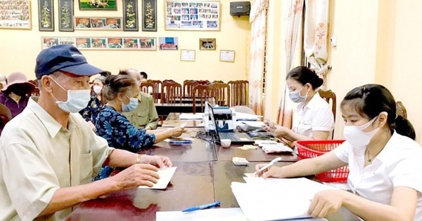 Chủ tịch xã quyết định chi trả trợ cấp hưu trí xã hội cho người già không có lương hưu