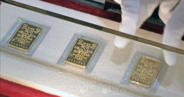 Giá vàng miếng sáng 28/11 tăng 800.000 đồng/lượng