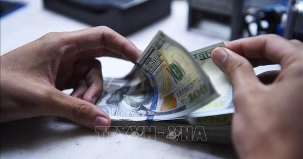 Tỷ giá hôm nay 3/12: Giá USD đi ngang, NDT tiếp tục nhích lên
