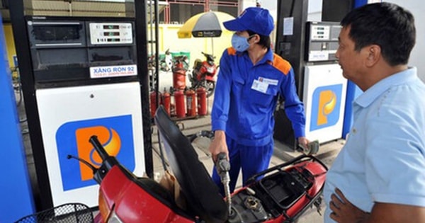 Giá xăng có thể đảo chiều tăng trong ngày mai, 4/12