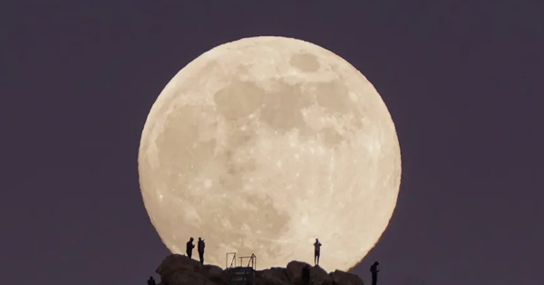 Siêu Trăng lạnh sẽ khiến bầu trời tối nay bàng bạc kỳ ảo