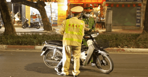 Người đàn ông có cồn vượt khung 'luôn miệng' nhận sai nhưng tranh cãi nửa giờ không ký biên bản