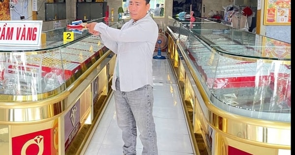 Dùng tên giả, đem vàng giả đi cầm cố