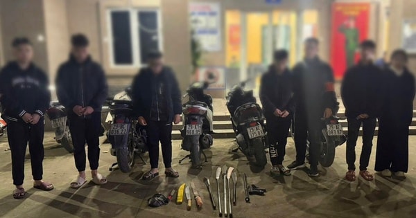 Phát hiện nhóm thanh niên cất giấu súng giữa khu dân cư ở Hà Nội