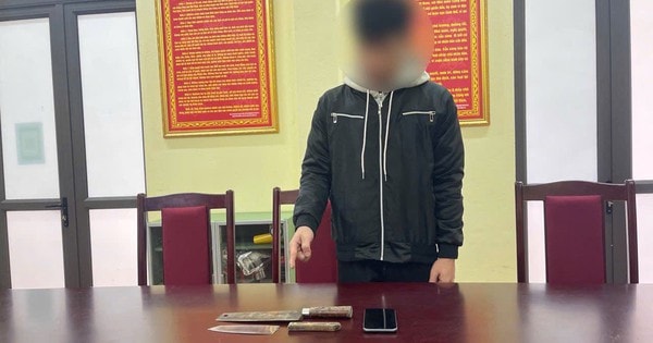 Khởi tố nam sinh lớp 12 dùng dao đe dọa, cướp điện thoại của bạn