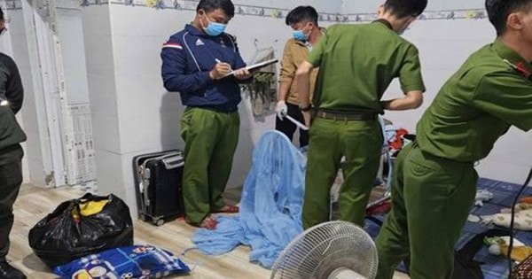 Hốt hoảng phát hiện cháu bé tử vong bên cạnh mẹ, trong phòng trọ có nhiều bất thường