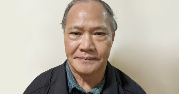 Cựu Thứ trưởng Bộ NNPTNT Hoàng Văn Thắng nhận 50.000 USD nhận dịp lễ, Tết