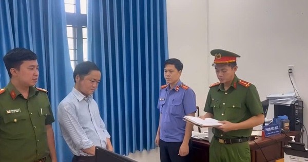 Bắt công chức xã hứa hẹn làm thủ tục đất đai để chiếm đoạt tiền của người dân