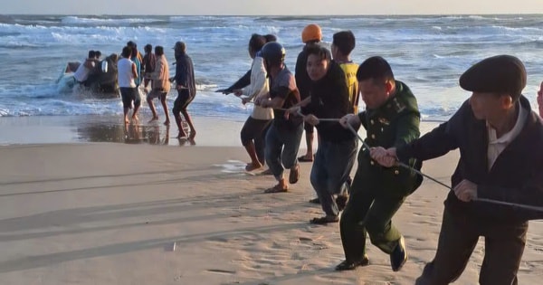 Sóng đánh chìm ghe, một ngư dân mất tích