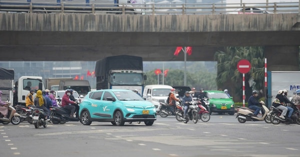 Năm 2026, mua ô tô phải nộp các khoản phí nào?