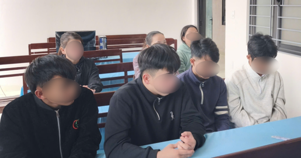 Mạo hiểm để 'câu view', 4 thanh thiếu niên bốc đầu xe rồi lao xuống vực