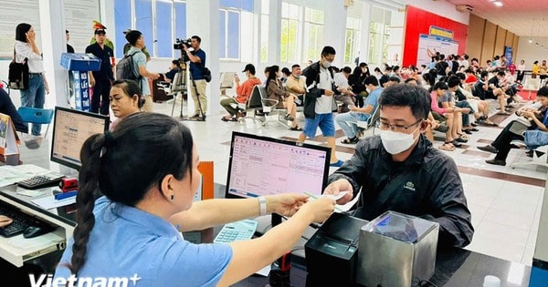 Ngành đường sắt đã bán 227.000 vé tàu Tết, ngày cao điểm hết chỗ