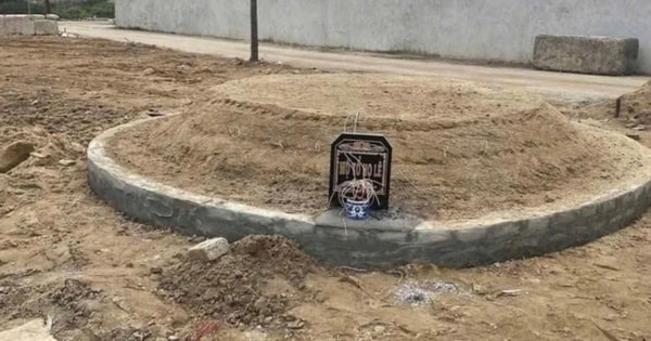 Đất có sổ đỏ nhưng bất ngờ phát hiện ngôi mộ, chủ nhà phải làm gì?