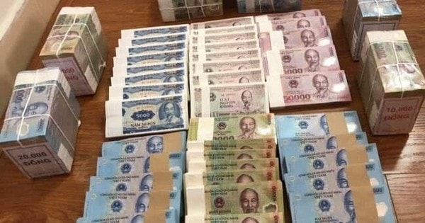 Nhộn nhịp thị trường 'đổi tiền mới' trước Tết: Cẩn trọng kẻo mất tiền oan