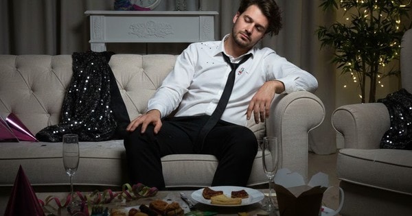 Có nên bổ sung vitamin và khoáng chất sau những buổi tiệc cuối năm?