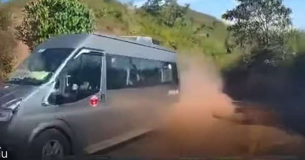 Video lái xe vượt ẩu, suýt xảy ra tai nạn trên đường đèo dốc ở Điện Biên