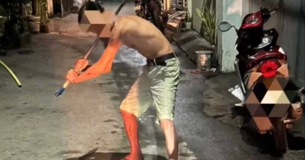 Bắt tạm giam người đàn ông mang hung khí đập phá nhà dân, náo loạn khu phố