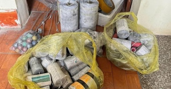 Nhóm học sinh lớp 11 tự sản xuất pháo rồi bán trên mạng dưới danh nghĩa 'quà Tết'