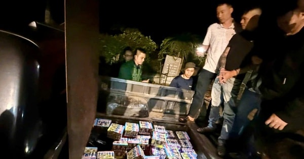 Bắt đối tượng giấu gần 200kg pháo trong hầm tự chế xe ô tô