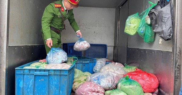Phát hiện xe tải chở 350 kg nội tạng động vật không rõ nguồn gốc tại Hà Nội