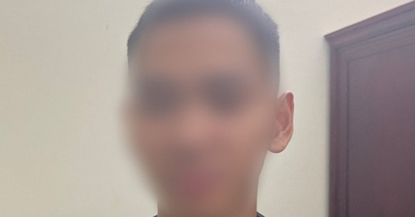 Nam thanh niên bị lộ hành vi đánh bạc trên điện thoại từ tin báo