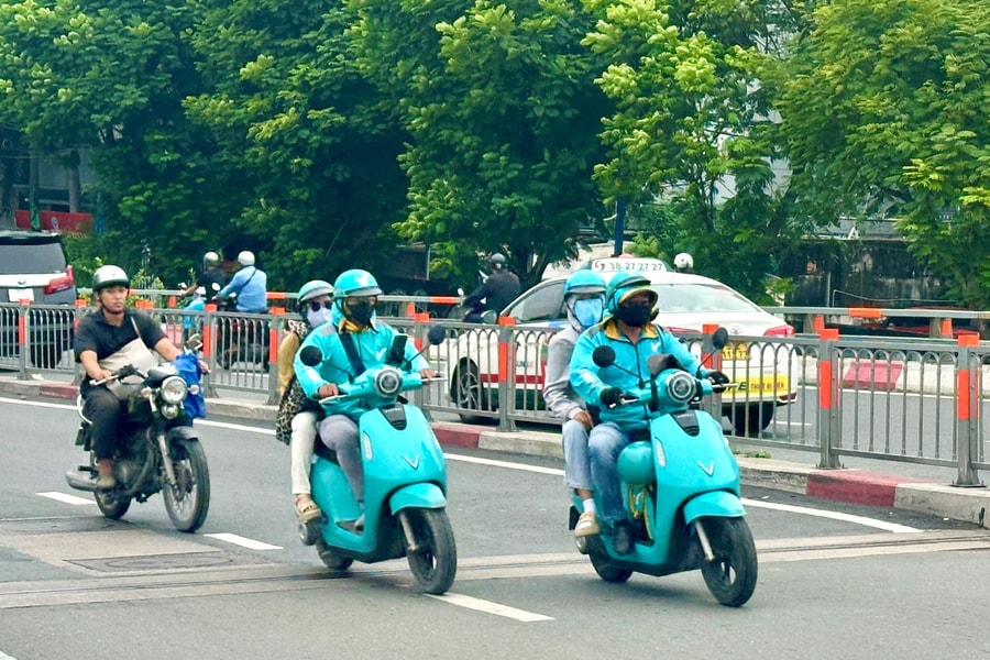 Xe điện dẫn dắt cuộc đua đặt xe công nghệ