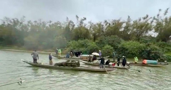 Lật thuyền trên sông Gianh, nhiều người trong một gia đình tử vong và mất tích