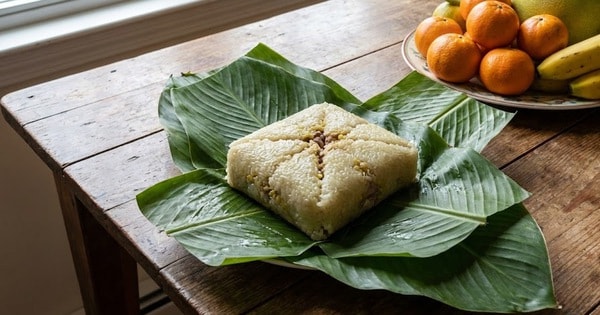 Bánh chưng bị mốc vỏ: Cắt bỏ phần mốc rồi rán lên ăn liệu có an toàn?