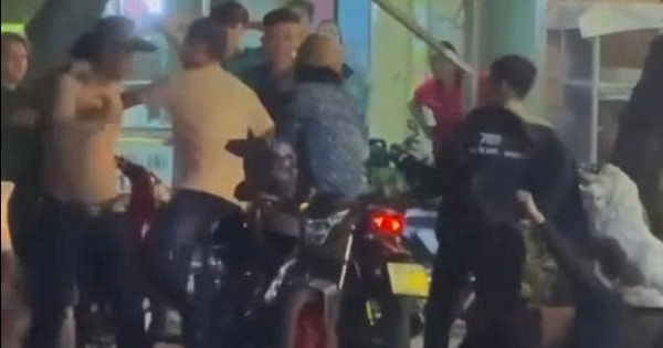 Mâu thuẫn khi mời bia, nhóm thanh niên dùng dao, mũ bảo hiểm đánh nhau