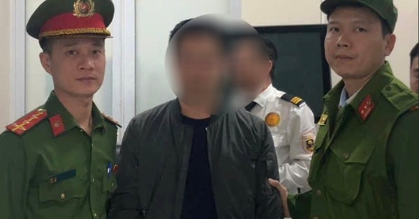 Bị bắt quả tang khi đang cậy mở hàng loạt ô tô trước chung cư ở Hà Nội