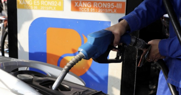 Chuyên gia chỉ cách lái xe tiết kiệm nhiên liệu trong bối cảnh giá xăng dầu tăng cao