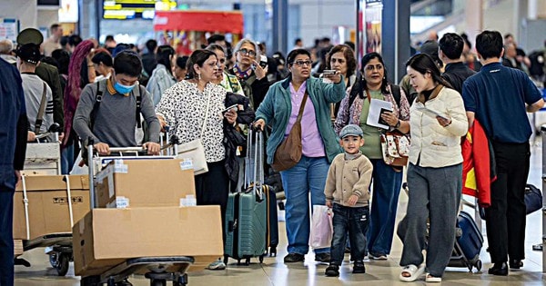 Giá nhiên liệu tăng, ngành hàng không đề xuất thu phụ phí vào giá vé