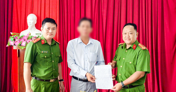 Chuyển khoản nhầm gần 1 tỷ đồng, người đàn ông vỡ òa hạnh phúc khi nhận lại sau 7 ngày