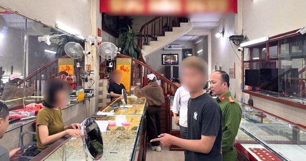 Thiếu tiền tiêu xài, gã thanh niên vào tiệm vàng cướp tài sản