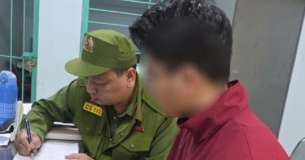 Phát hiện nam thanh niên sinh năm 2006 quay lén trong nhà vệ sinh nữ ở Hà Nội