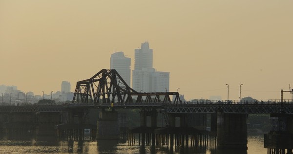 Cấm phương tiện qua cầu Long Biên 60 ngày, người dân di chuyển thế nào?